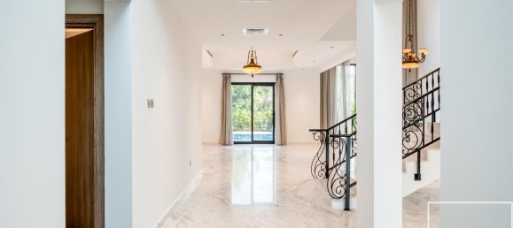 Villa de 4 dormitorios en Jumeirah Islands, UAE No. 112452 3