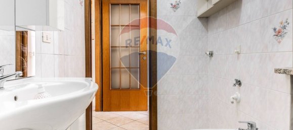 2 bedrooms Apartment in Tradate, Italy No. 65618 11