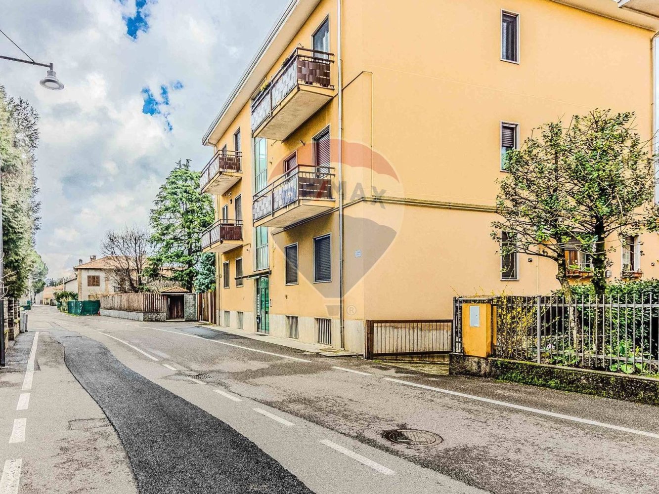 2 bedrooms Apartment in Tradate, Italy No. 65618