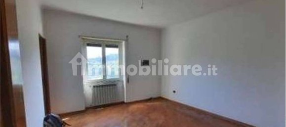 5 rooms Apartment in Rome, Italy No. 303111 4