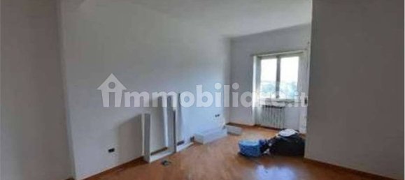 5 rooms Apartment in Rome, Italy No. 303111 3