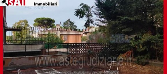 5 bedrooms Apartment in Rome, Italy No. 330823 9