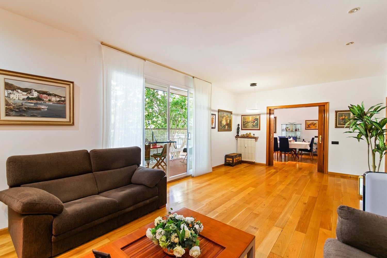 Apartamento de 4 dormitorios en Barcelona, Spain No. 265675