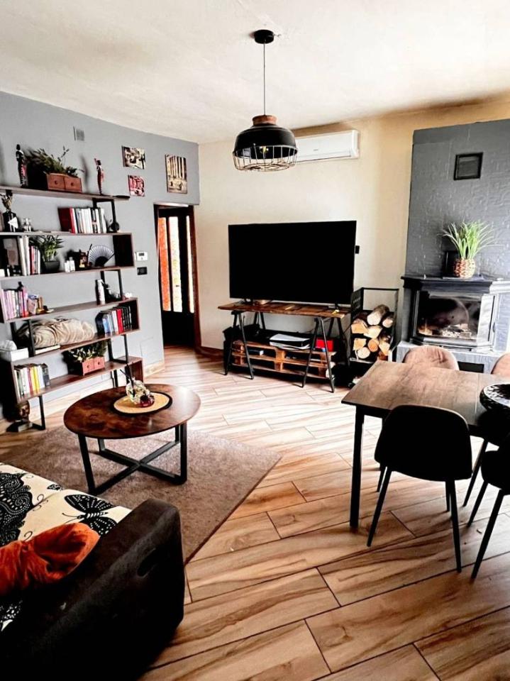 Дом с 5 комнатами в Вирле Пьемонте, Италия № 150970