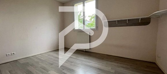 5 bedrooms House in Colombes, France No. 182164 12