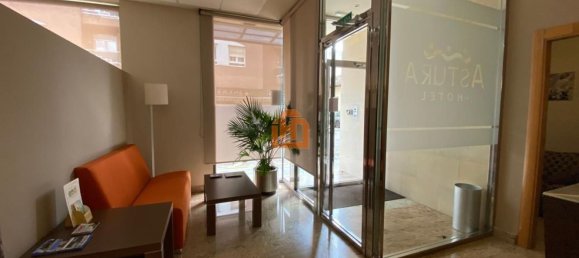 Edifício em Valencia de Don Juan, Spain 616 m² N.º 27454 9