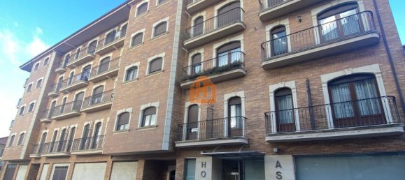 Edifício em Valencia de Don Juan, Spain 616 m² N.º 27454 12