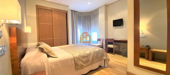 Edifício em Valencia de Don Juan, Spain 616 m² N.º 27454 16