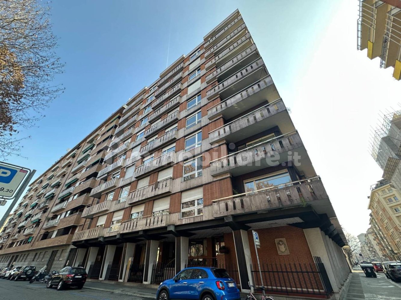 3 bedrooms Apartment in Turin, Italy No. 220684