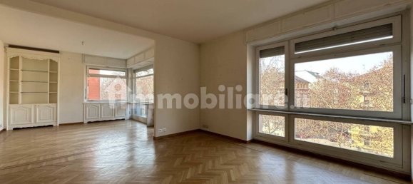 3 bedrooms Apartment in Turin, Italy No. 220684 52