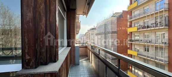 3 bedrooms Apartment in Turin, Italy No. 220684 27