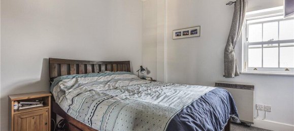 2 bedrooms Apartment in Surrey, United Kingdom No. 8584 4