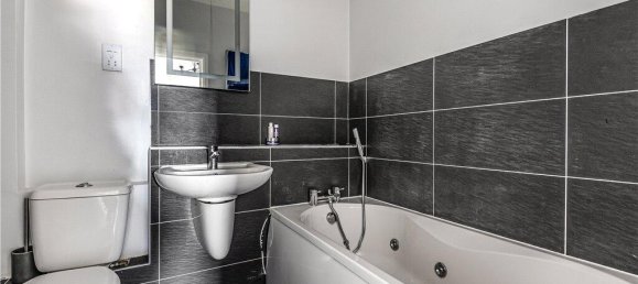 2 bedrooms Apartment in Surrey, United Kingdom No. 8584 5