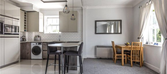 2 bedrooms Apartment in Surrey, United Kingdom No. 8584 8