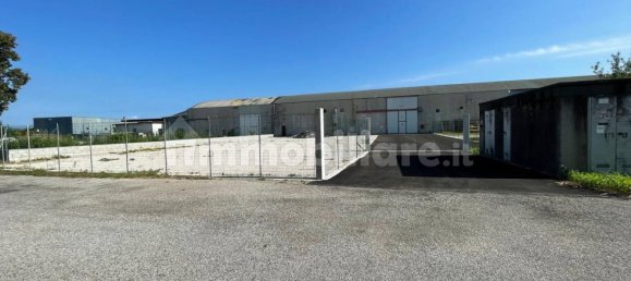 1670m² Warehouse in Udine, Italy No. 370925 12