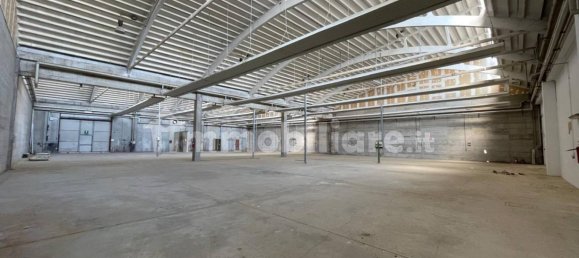1670m² Warehouse in Udine, Italy No. 370925 4
