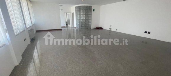 1670m² Warehouse in Udine, Italy No. 370925 9