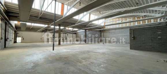 1670m² Warehouse in Udine, Italy No. 370925 6