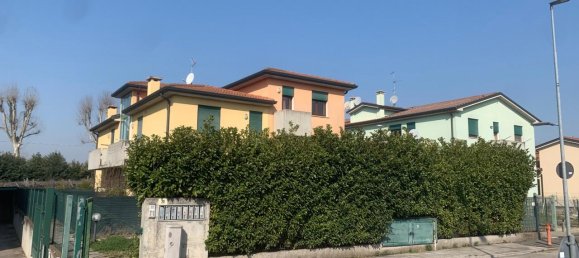 2 rooms Apartment in Lonigo, Italy No. 18042 4