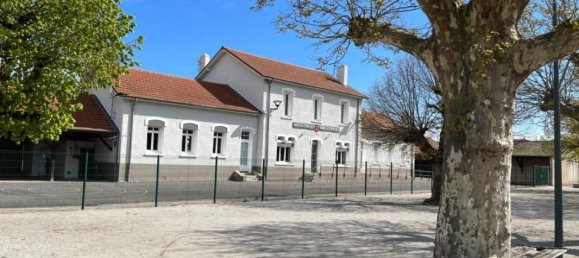 401m² Land in Saint-Andre-le-Puy, France No. 81702 10