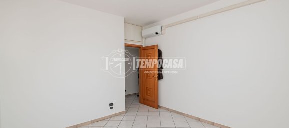 Квартира с 3 комнатами в Сан Джулиано Миланезе, Италия № 15590 22