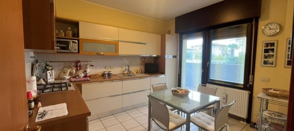 4 rooms Apartment in Udine, Italy No. 21197 6