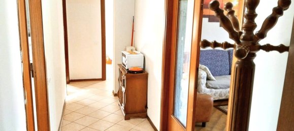 4 bedrooms Apartment in Quarrata, Italy No. 316819 3