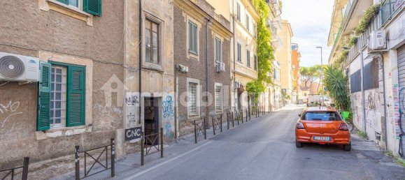 1 bedroom Apartment in Rome, Italy No. 350577 7