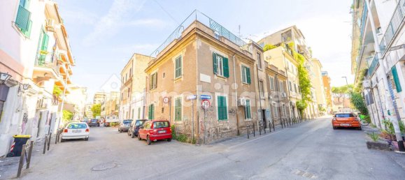 1 bedroom Apartment in Rome, Italy No. 350577 5
