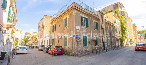 1 bedroom Apartment in Rome, Italy No. 350577 6
