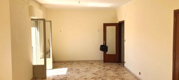 3 bedrooms Apartment in Palermo, Italy No. 341821 12