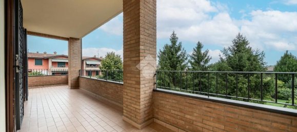 6 bedrooms Apartment in Quattro Castella, Italy No. 330213 10