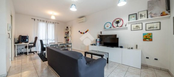 6 bedrooms Apartment in Quattro Castella, Italy No. 330213 3