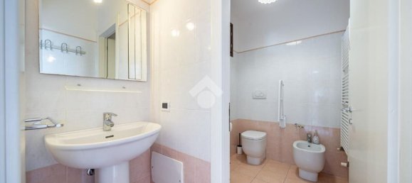 6 bedrooms Apartment in Quattro Castella, Italy No. 330213 8