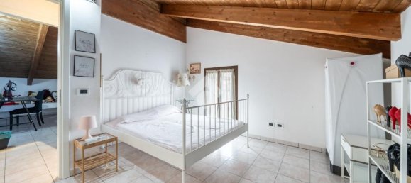 6 bedrooms Apartment in Quattro Castella, Italy No. 330213 16