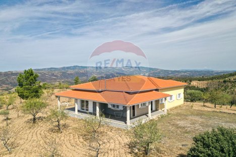 3 غرف نوم منزل في Alfandega da Fe, Portugal رقم 157378