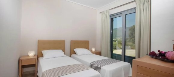 920m² Townhouse for sale in Zakynthos, Ionian Islands, Peloponnese, Western Greece and the Ionian, Greece № 4984 4