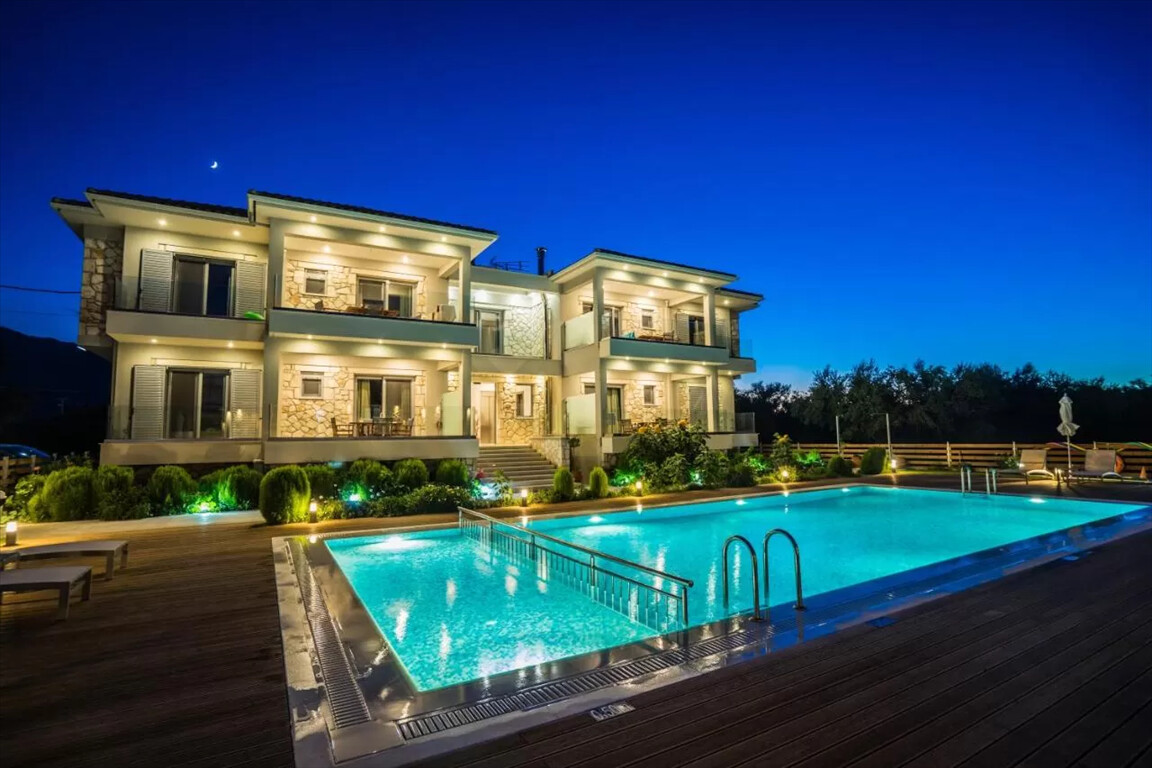 920m² Townhouse for sale in Zakynthos, Ionian Islands, Peloponnese, Western Greece and the Ionian, Greece № 4984