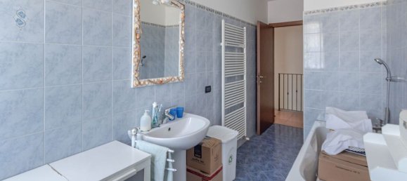 Casa de 6 divisões em Conselice, Italy N.º 258853 22