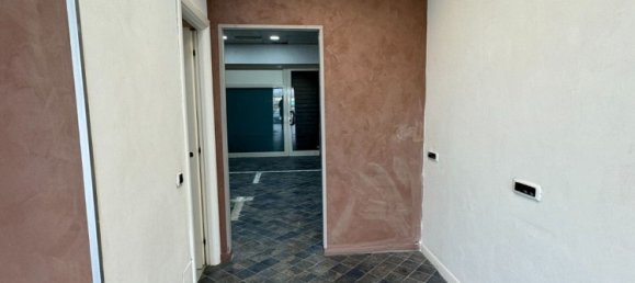 75m² Commercial property in Rome, Italy No. 34505 4