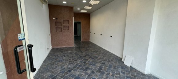 75m² Commercial property in Rome, Italy No. 34505 3