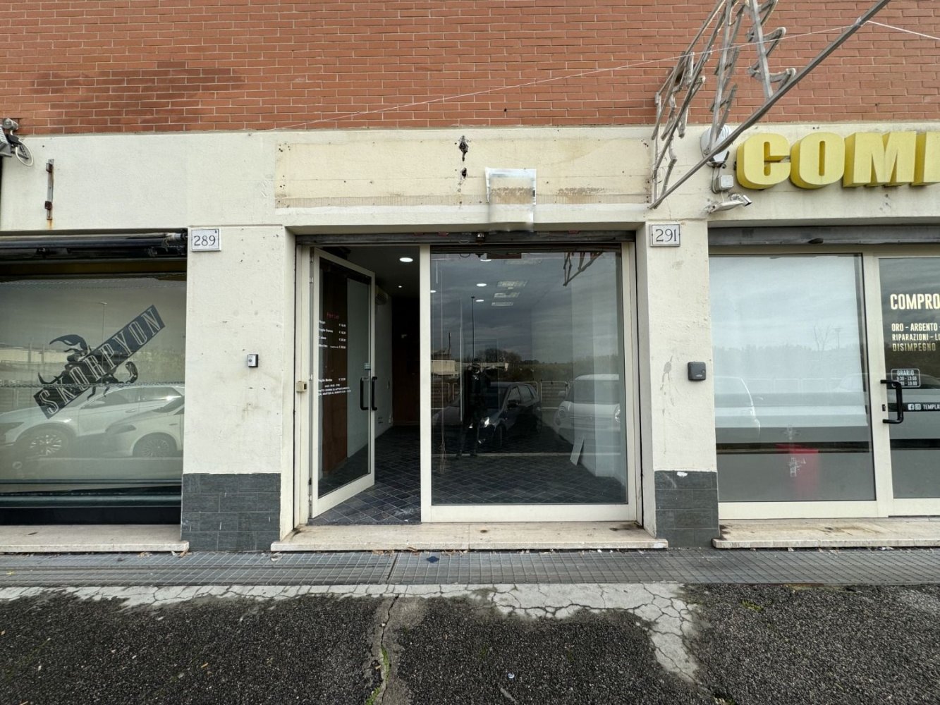 75m² Commercial property in Rome, Italy No. 34505