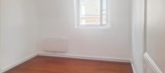 2 rooms Apartment in Fontenay-sous-Bois, France No. 308861 2
