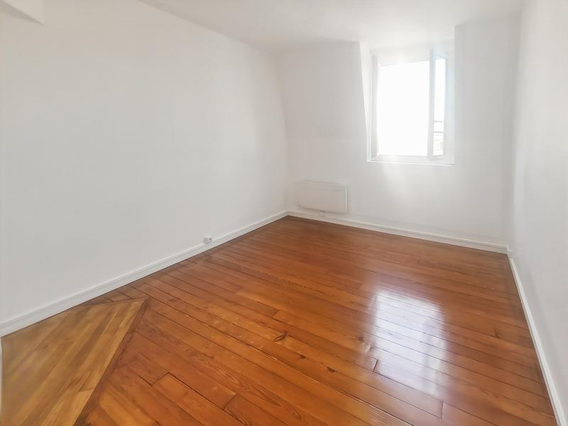 2 rooms Apartment in Fontenay-sous-Bois, France No. 308861