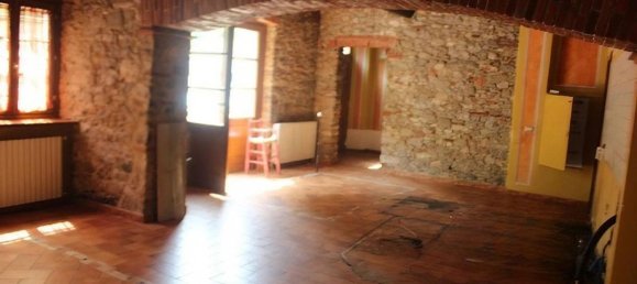 130m² Commercial property in Borgo a Mozzano, Italy No. 376311 4
