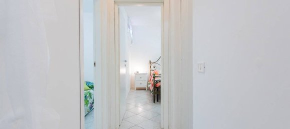 2 bedrooms Apartment in Massa, Italy No. 268457 8