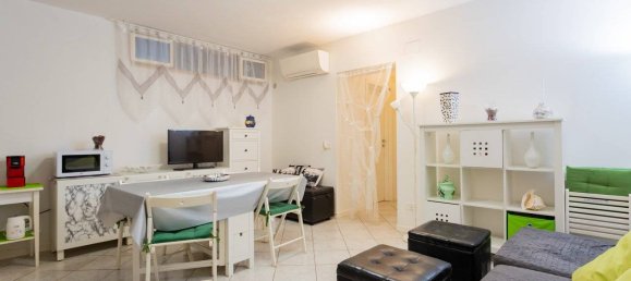 2 bedrooms Apartment in Massa, Italy No. 268457 2