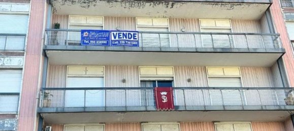 5 rooms Apartment in Paternò, Italy No. 259726 2