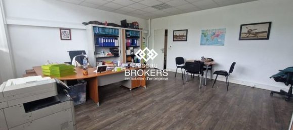 Propiedad comercial en Saint-Ouen-l'Aumone, France 322 m² No. 359635 4