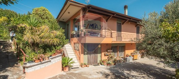 Casa de 4 dormitorios en Città Sant'Angelo, Italy No. 342129 21